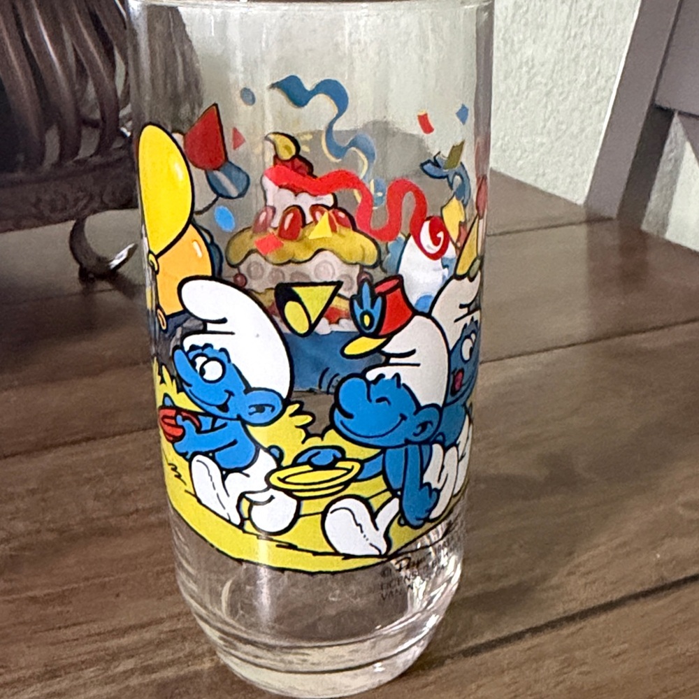 one Smurfs Glass with Baker Smurf Design - Picture 2 of 6